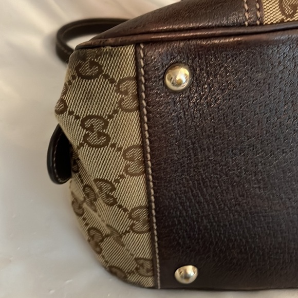 Vintage authentic Gucci handbag - Picture 12 of 16